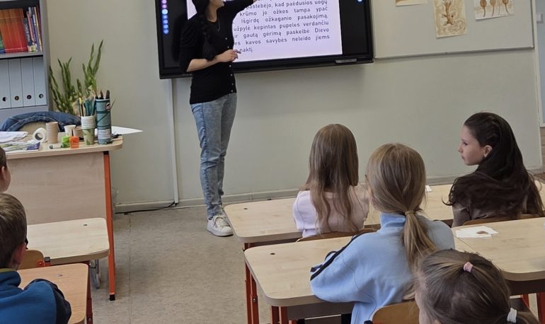 Edukacinė pamoka „Tapyba kava. Kūrybinės dirbtuvės“